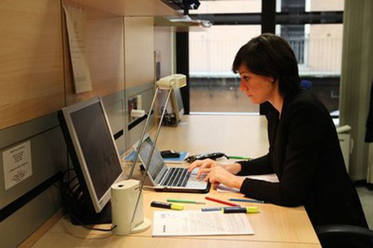Uffici, segreterie, diritto allo studio, biblioteche: i servizi a distanza dell'Università di Bologna Uffici, segreterie, diritto allo studio, biblioteche: i servizi a distanza dell'Università di Bologna